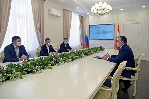 Руководитель Центрально-Черноземного Росприроднадзора Алексей Карякин провел рабочую встречу с губернатором Курской области